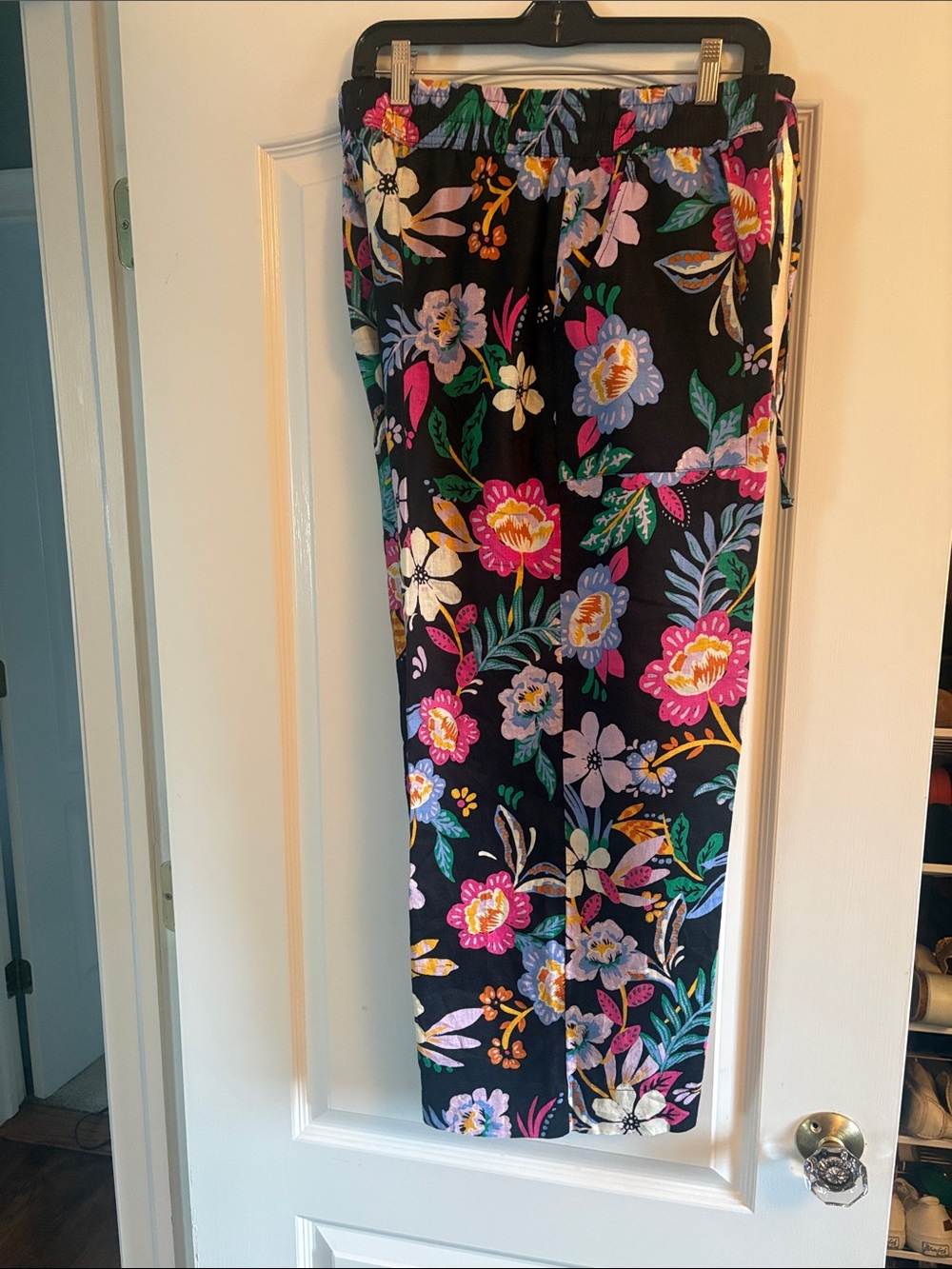 C&C California Black Floral Straight-Leg Pants